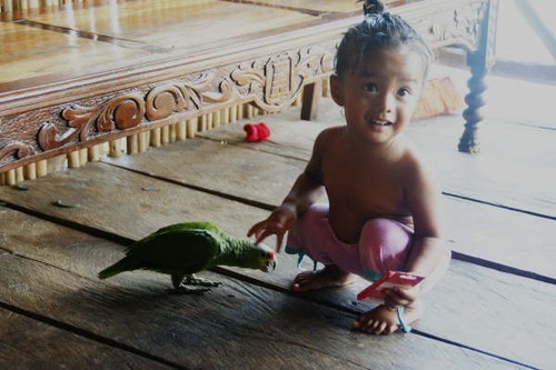 12 Mayan child © Ian & Andrea Treleaven